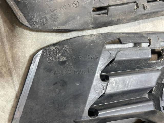 MERCEDES A2048850123 Заглушка (решетка) противотуманных фар бампера переднего левая в наличии Черкассы