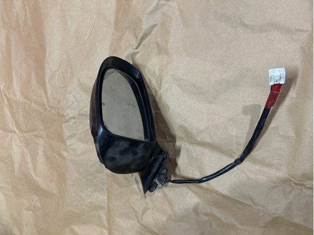 Правое боковое зеркало 8791047180 TOYOTA