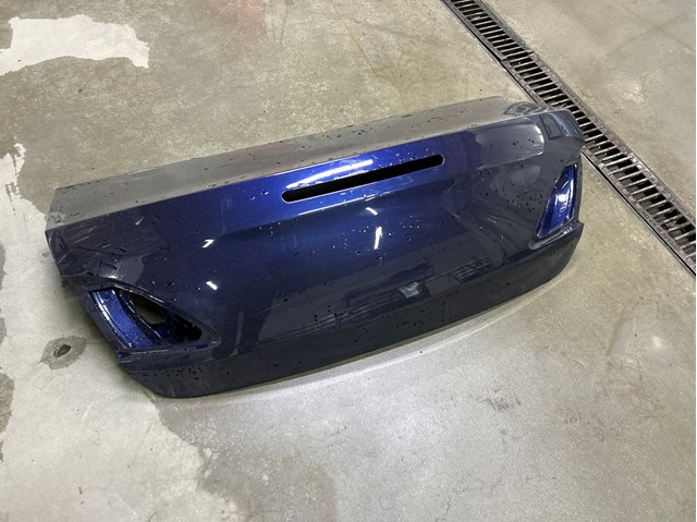 Крышка багажника BBY45261XD MAZDA