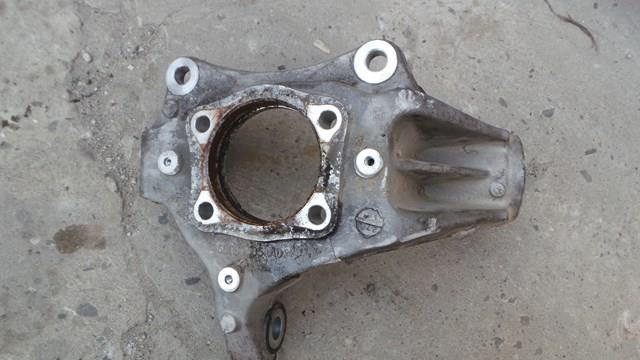 Кулак поворотный передний левый 68080585AB CHRYSLER