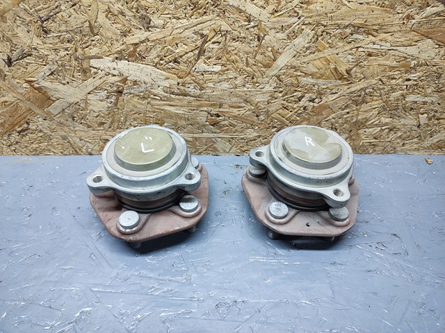 Ступицы передних колес 104412200E Tesla Model