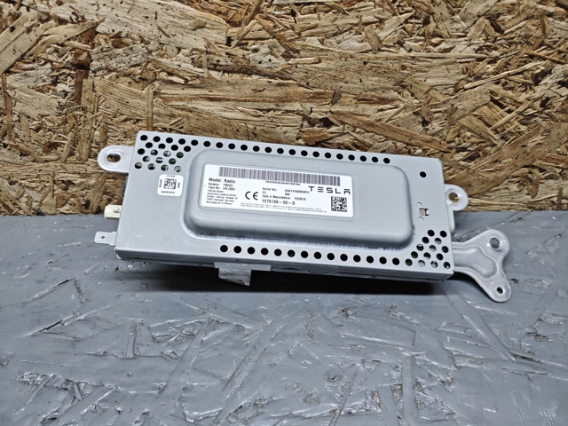 Автомагнитола 107974900D Tesla Model