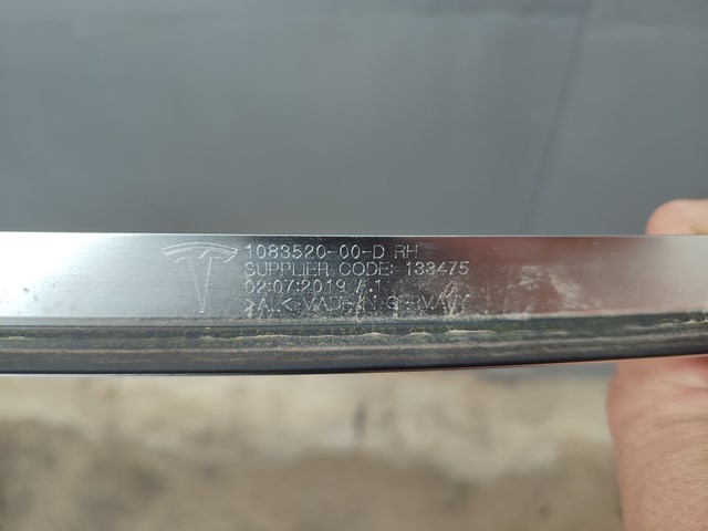 Tesla Model 108352000D Молдинг крыши правый в наличии Каменское