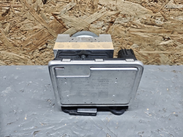 Блок управления ABS 5Q0614517GB VAG