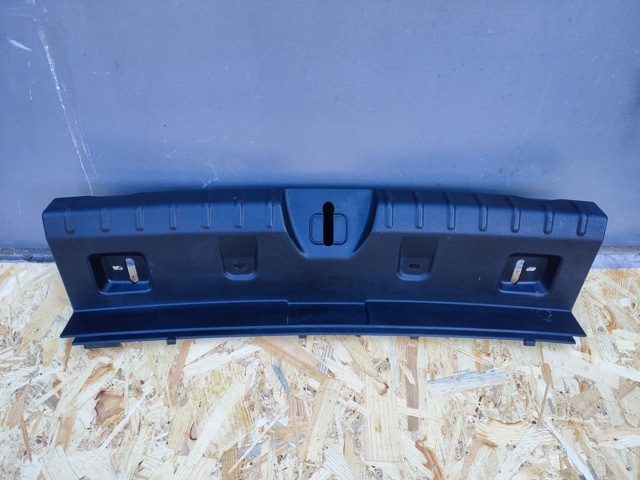 Накладка перегородки 7351650 BMW