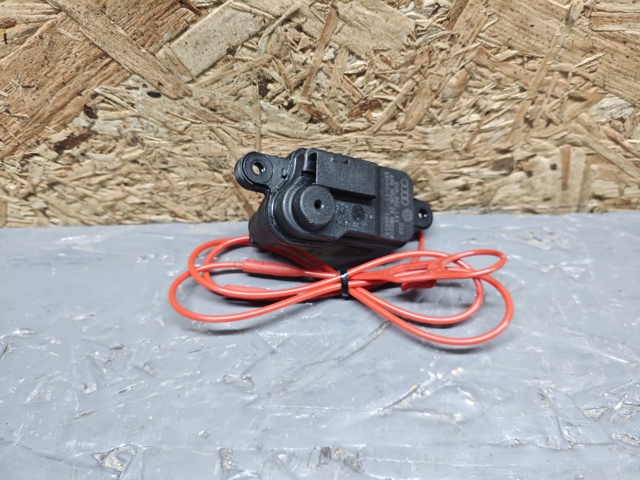 Замок открывания лючка бензобака 80A862153 VAG