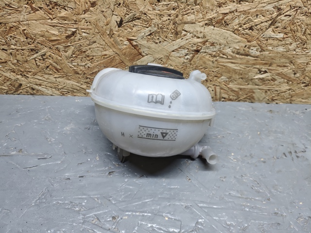 Расширительный бачок охлаждения 8V0121407 VAG