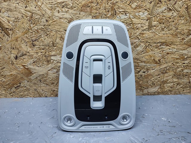Плафоны внутреннего освещения 8W0947135AK VAG