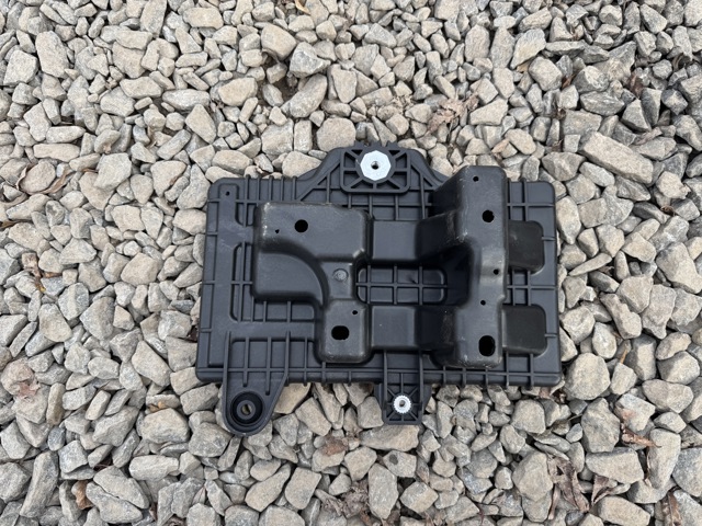 37150D3000 HYUNDAI Полка под аккумулятор купить в Украина