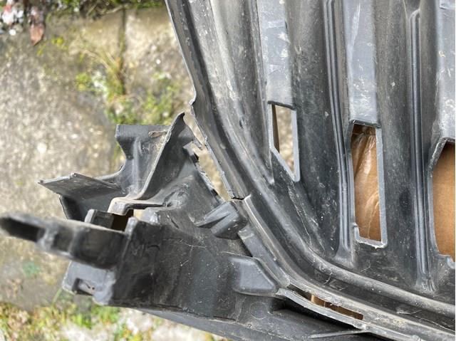 VAG 6V0853653A Решетка радиатора в наличии Киев