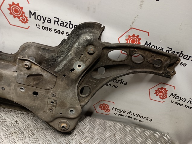 544016605R Балка передней подвески (подрамник) купить Киев