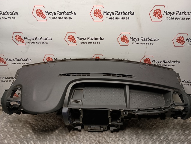 681004777R RENAULT Торпедо купить в Ровно