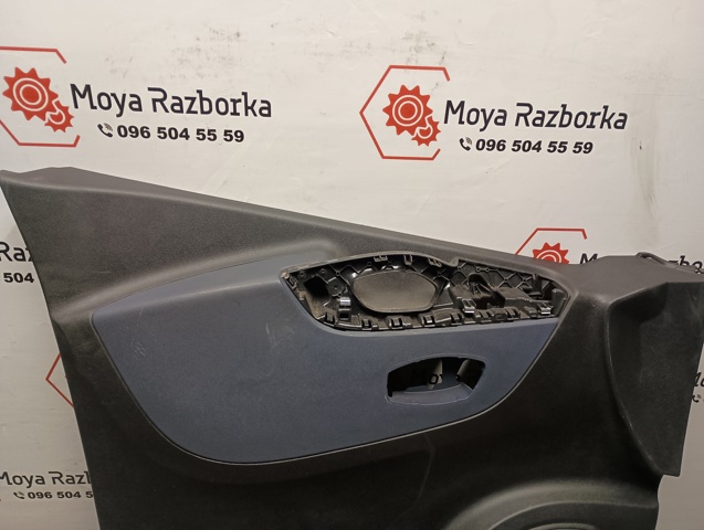 809010678R Обшивка (облицовка) внутренняя двери передней правой купить Черкассы