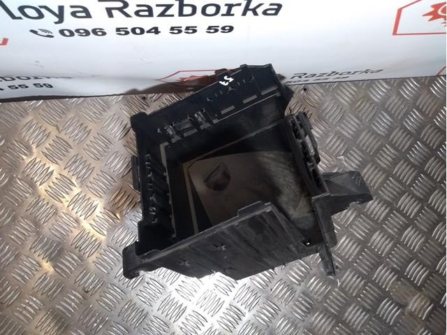8200490001 RENAULT Корпус блока предохранителей купить в Львов