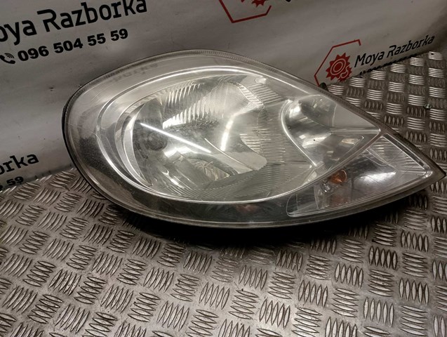 RENAULT 8200701356 Правая фара в наличии Львов