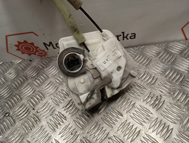 MAZDA DF7359310C Замок двери передней левой в наличии Украина