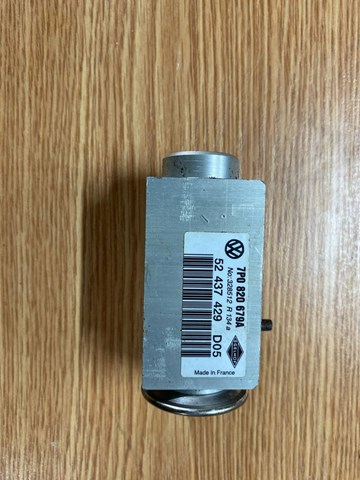 7P0820679A Клапан TRV кондиционера купить Ужгород
