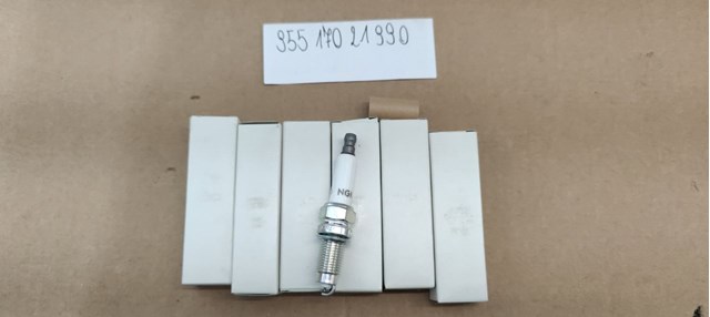 Свечи зажигания 95517021990 VAG