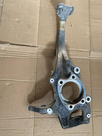 Цапфа поворотная левая 95B407253E PORSCHE