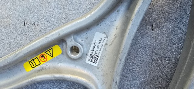 PORSCHE 9J1407152D в наличии Винница