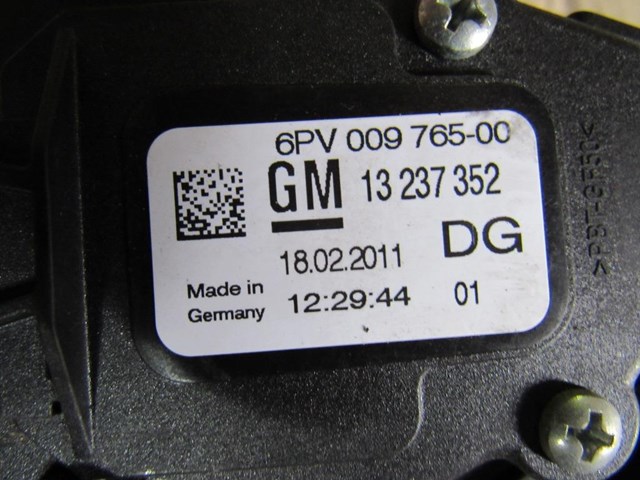 Педаль газа opel insignia sports tourer 2.0 cdti 2009-2013 GM 13237352