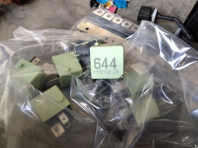 Реле топливного насоса 4H0951253 VAG