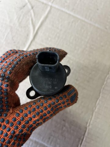 Клапан регулировки давления топлива 0281002500 BOSCH
