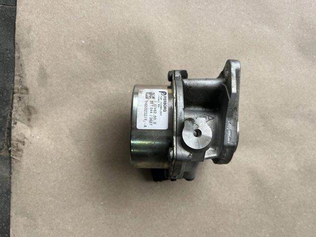 Механический вакуумный насос 146502327R RENAULT