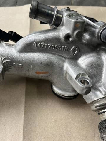 147170061R RENAULT Корпус (камера) клапана EGR купить в Ужгород