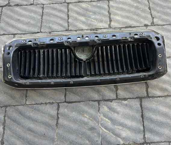 VAG 1U0853651E Решетка радиатора в наличии Одесса