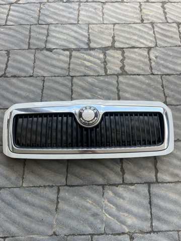 Облицовка радиатора 1U0853651E VAG