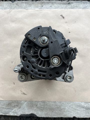 Автомобильный генератор Audi A4 Avant B5