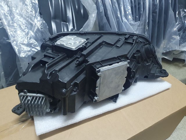 80A941774B VAG Правая фара купить в Винница