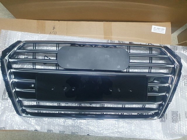 Решетка радиатора 8W0853651AB VAG