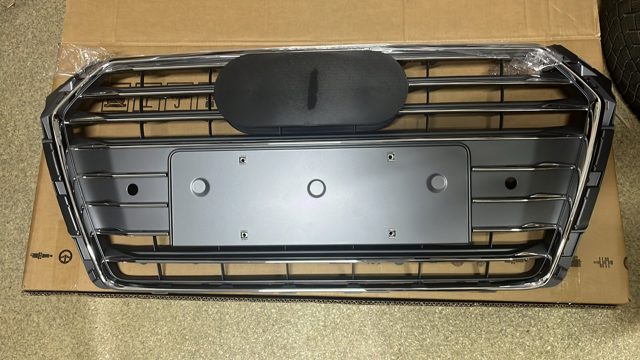 VAG 8W0853651BR Решетка радиатора в наличии Ужгород