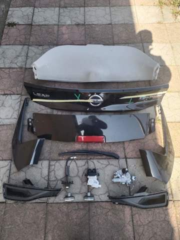 Замок и ручка двери задка 90502DF30A NISSAN