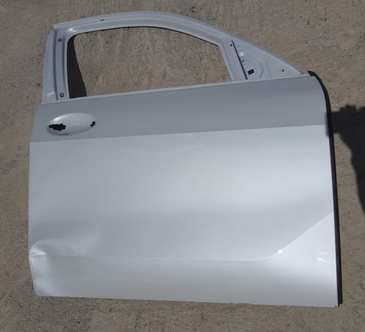 Пассажирская передняя дверь 41518738552 BMW