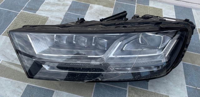 Блок фара левая 4M0941035 VAG
