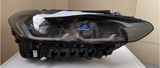 Вставка фары правой 63118084892 BMW