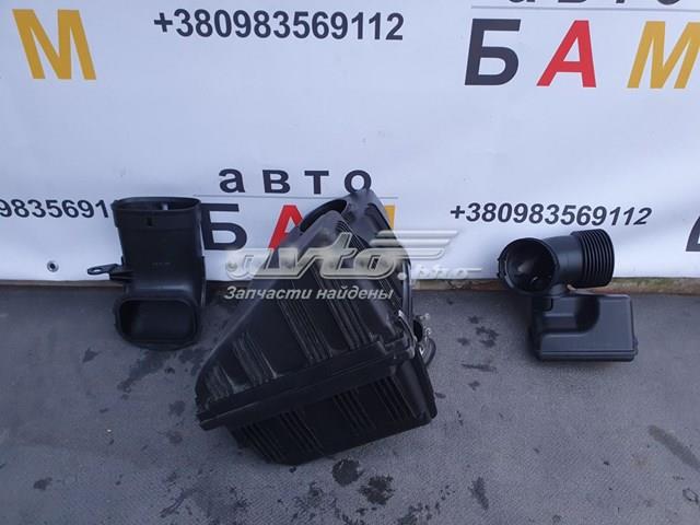 Патрубок воздушный, выход воздушного фильтра 13717601873 BMW