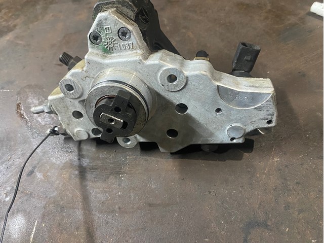 MERCEDES A6460700401 Насос топливный высокого давления (ТНВД) в наличии Черкассы