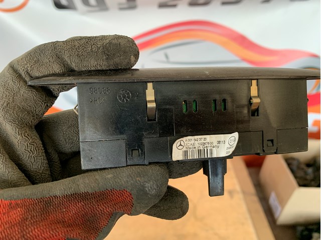 MERCEDES 0015423723 Дисплей парктроника в наличии Винница