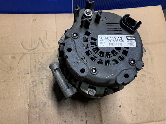 Генератор автомобильный 06E903016 VAG