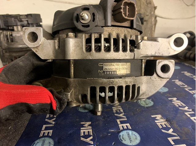TOYOTA 2706038090 Генератор в наличии Черкассы