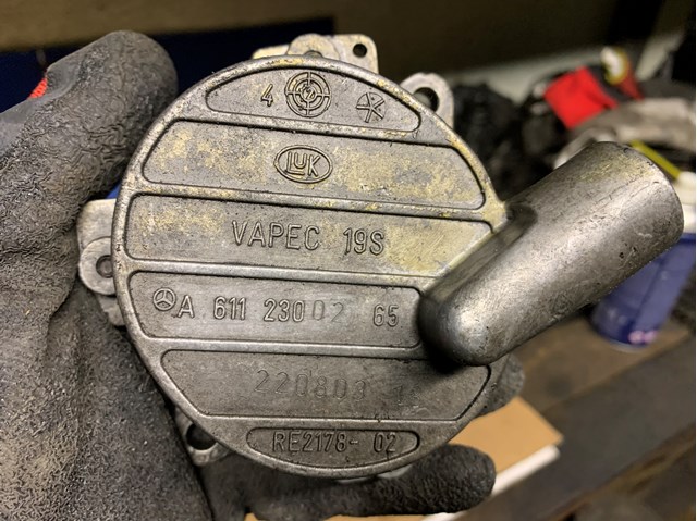 MERCEDES 6112300265 Насос вакуумный в наличии Сумы