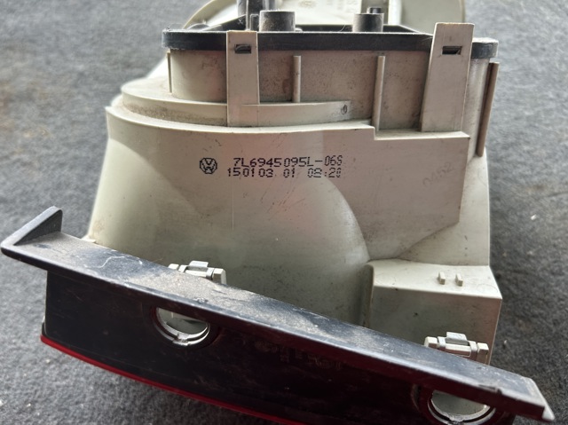 VAG 7L6945095L Фонарь задний левый внешний в наличии Тернополь
