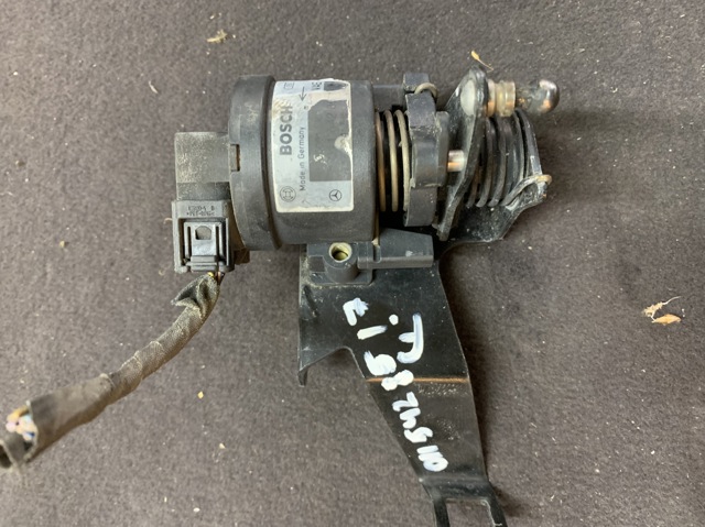 Управление карбюратором (акселератор - управление подачей топлива) A0115428617 MERCEDES