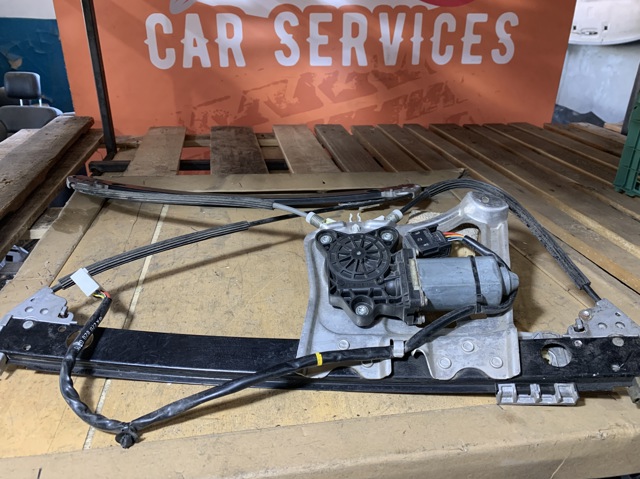 MERCEDES A2207200446 Стеклоподъемник передней правой двери в наличии Винница