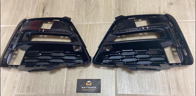 Решетка бампера переднего правая 51118069372 BMW