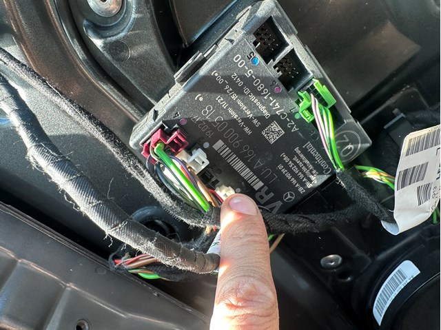 Блок комфорта передней двери A1669000518 MERCEDES